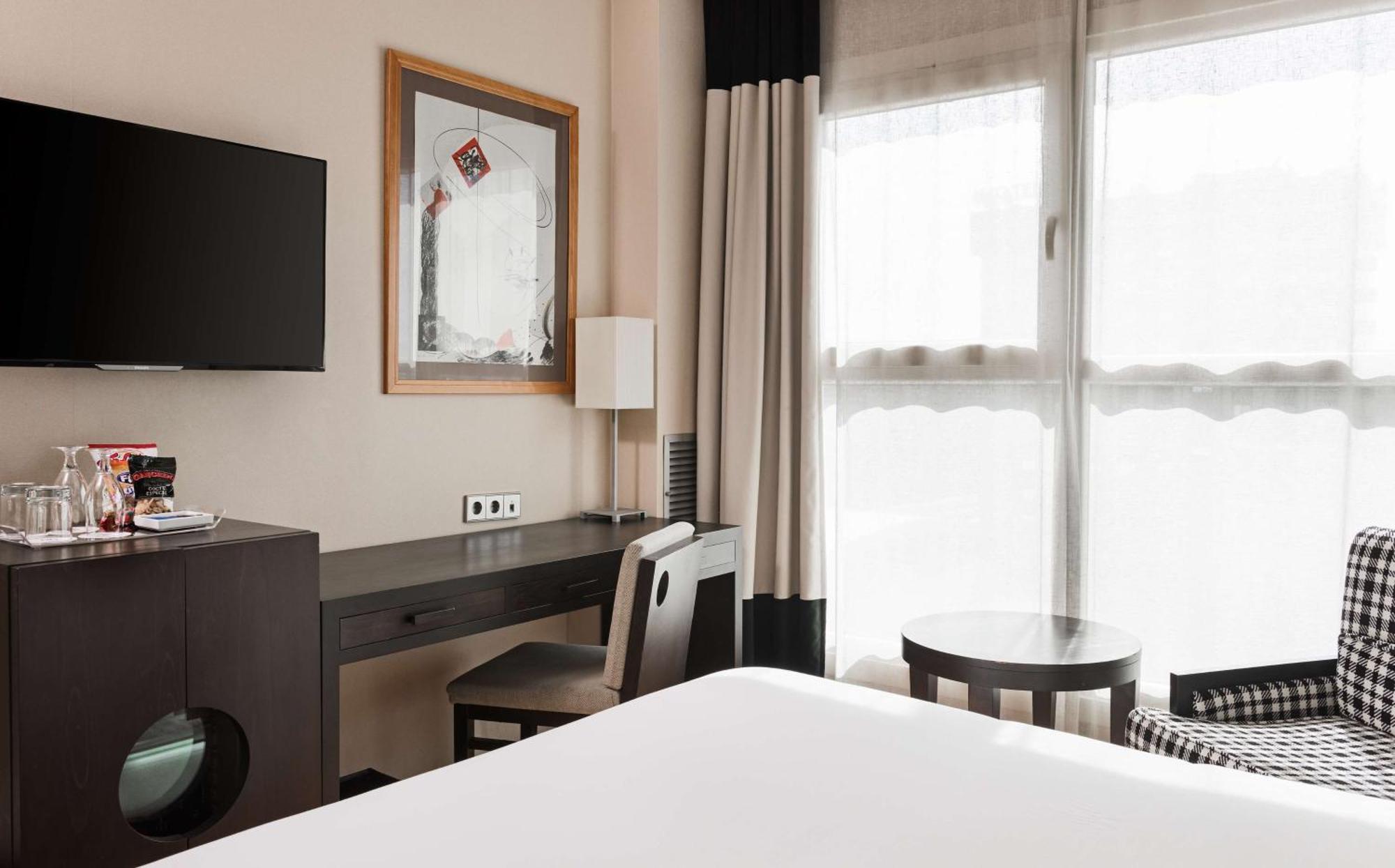 Hotel Nh Center