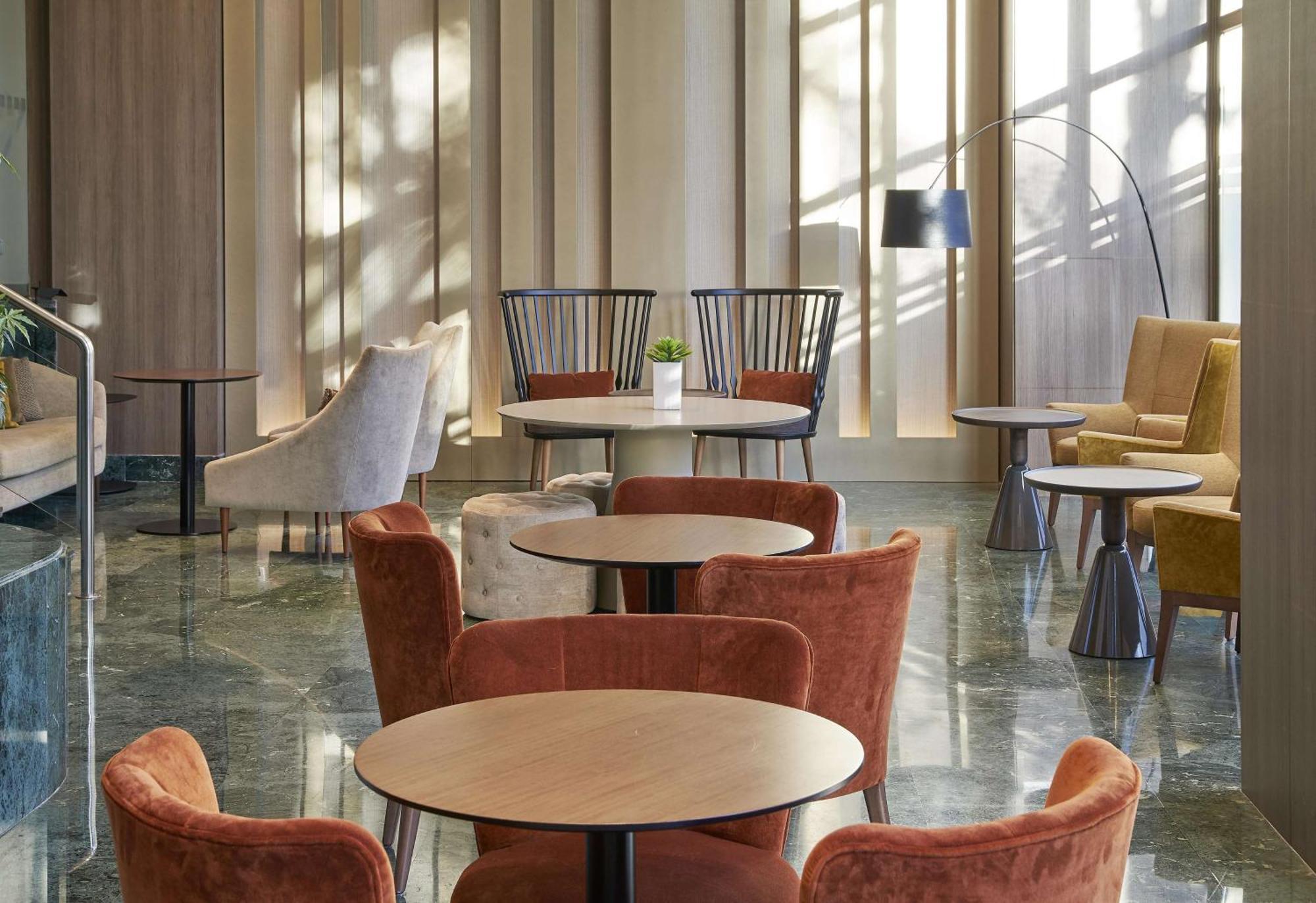 Nh Center Hotel Valenza