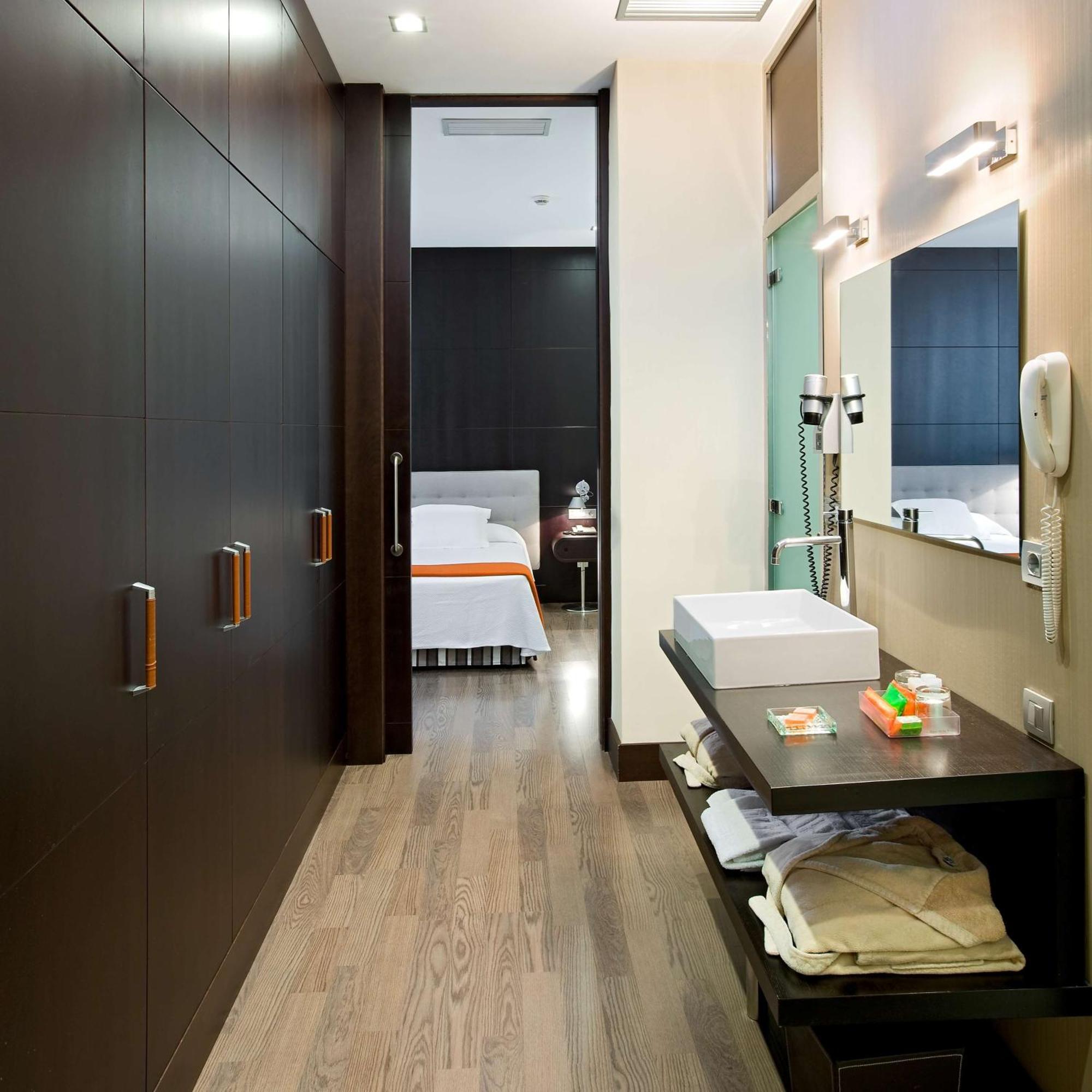 Nh Center Hotel Valenza