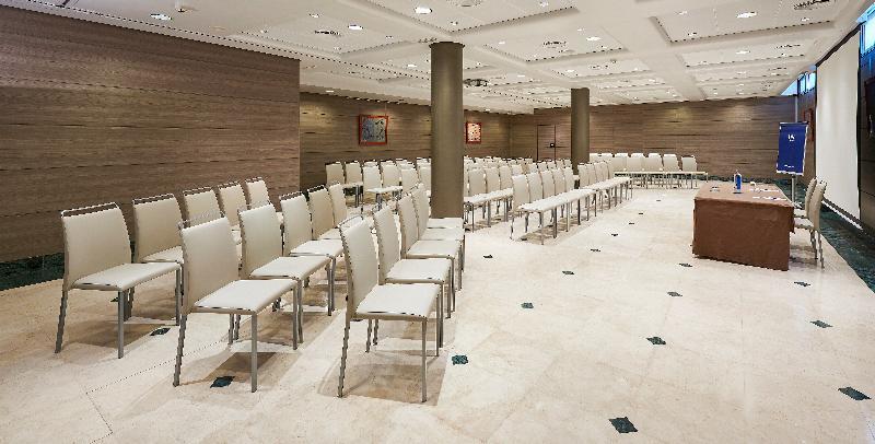 Nh Center Hotel 4*